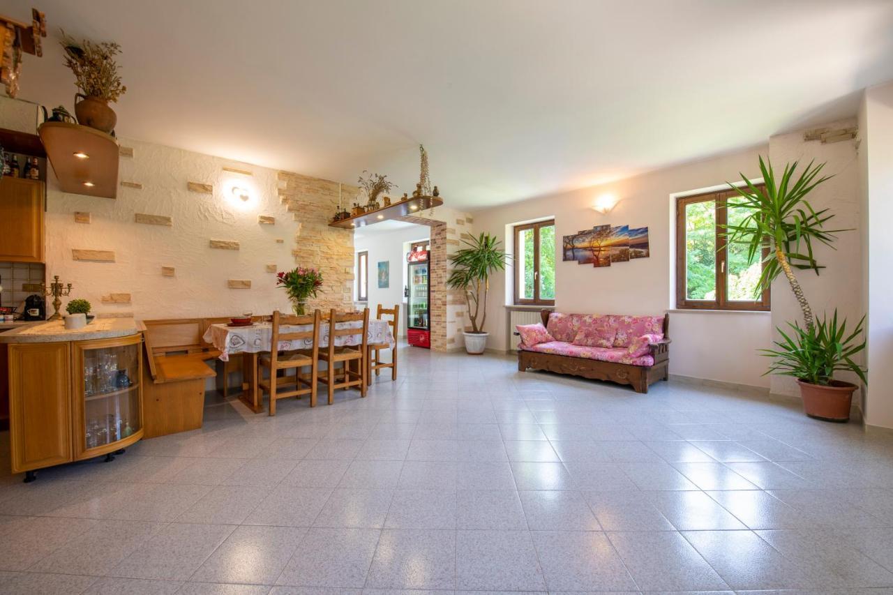 Appartement Le3Sirene à Brentino Belluno Extérieur photo